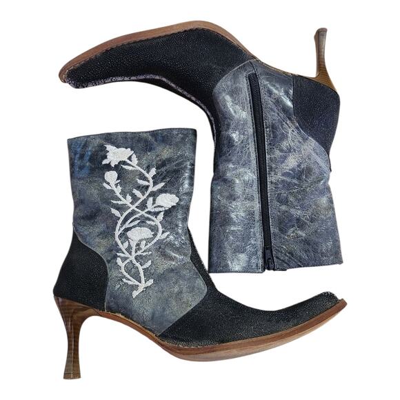Carreta Exotic Stingray Leather Embroidered Gray Pointed Heel Boots Sz 9.5 - Picture 2 of 10
